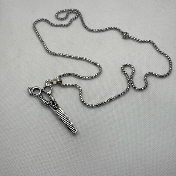 NWOT Titanium plated barber shears with snake skin and chain - Picture 1 of 4